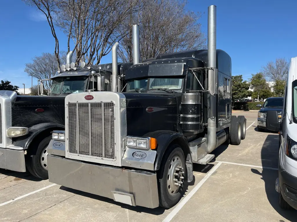 2003 Peterbilt 379 Sleeper For Sale in Dallas TX